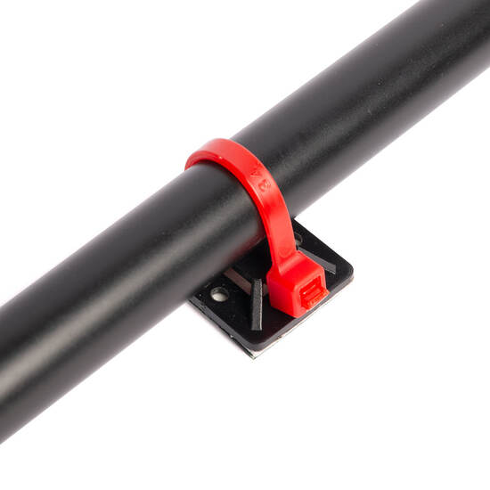 Площадка самоклеящаяся КВТ ПМС 25х25 (черн) (100шт)